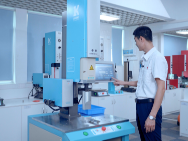 氣動VS伺服超聲波焊接機，誰是工業(yè)焊接王者？